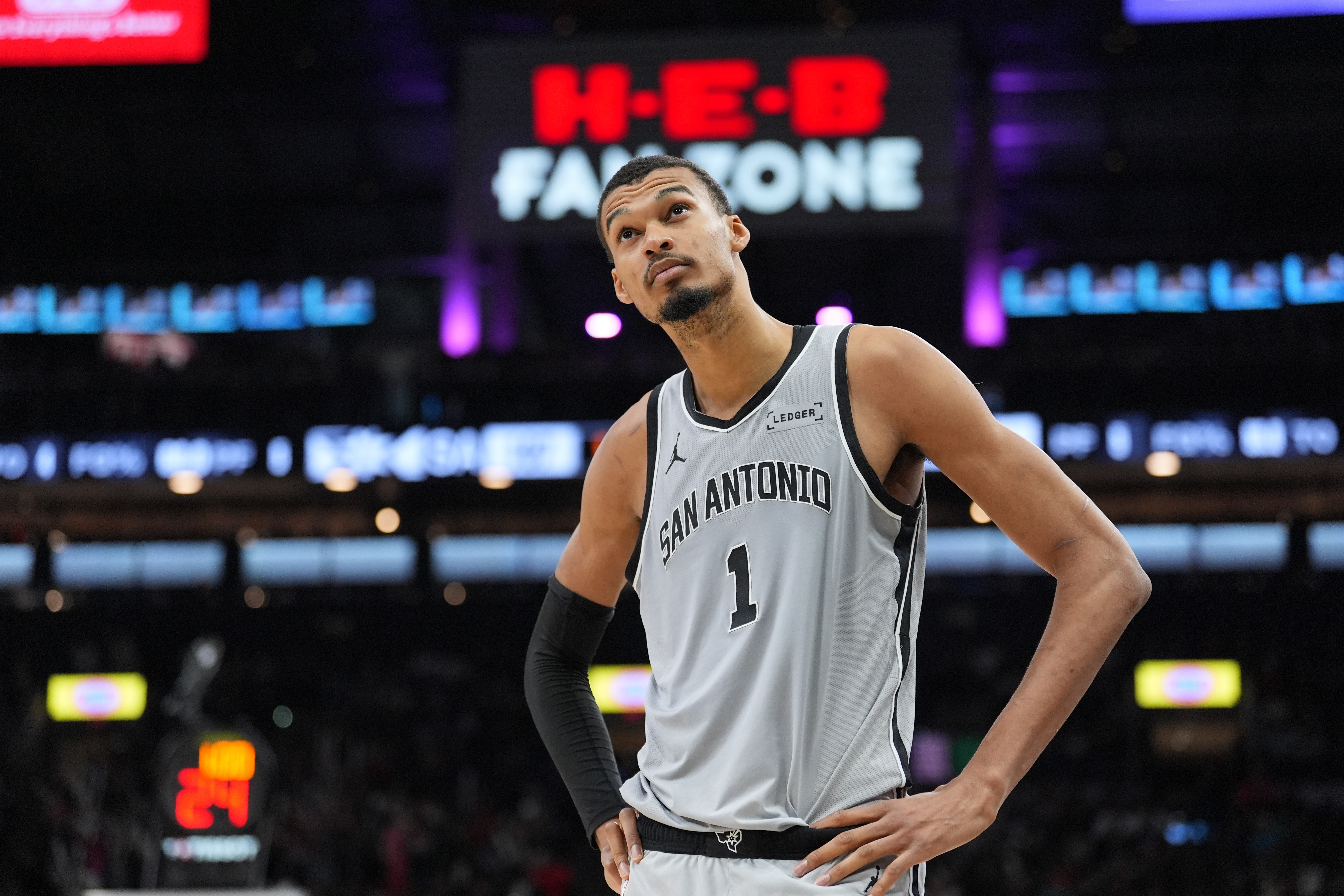 欧冠直播-马刺2月以来16胜1负 进攻效率第1&amp;防守效率第2 7人当过单场得分王